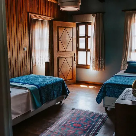 Oda ve Kahvaltı Misgibi 3*